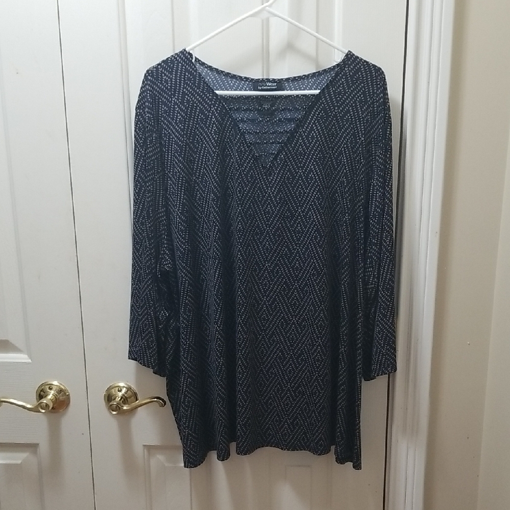 2/$13 Anywear By Catherine's Navy Blue and Tan Patterned Tunic Sz 2X (22/24W)